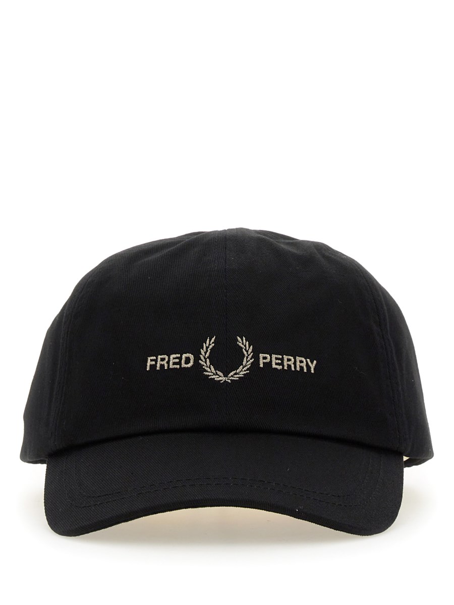 FRED PERRY CAPPELLO DA BASEBALL IN COTONE CON LOGO