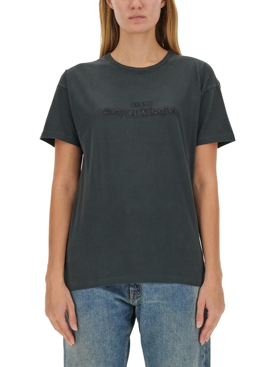 MAISON MARGIELA T-SHIRT IN COTONE CON LOGO