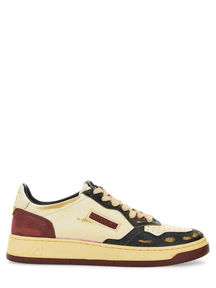 AUTRY SNEAKER SUPER VINTAGE IN PELLE CON LOGO