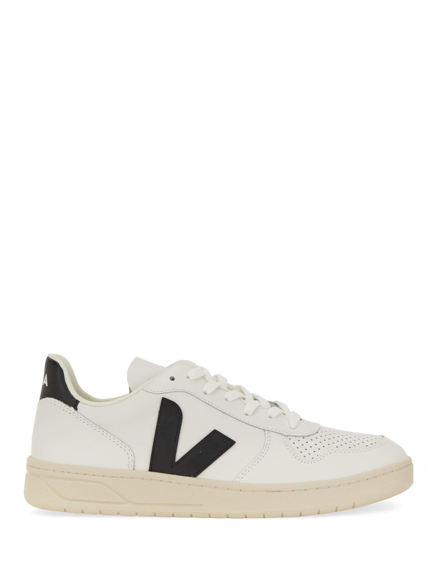 Shop Veja Sneaker V-10 In White