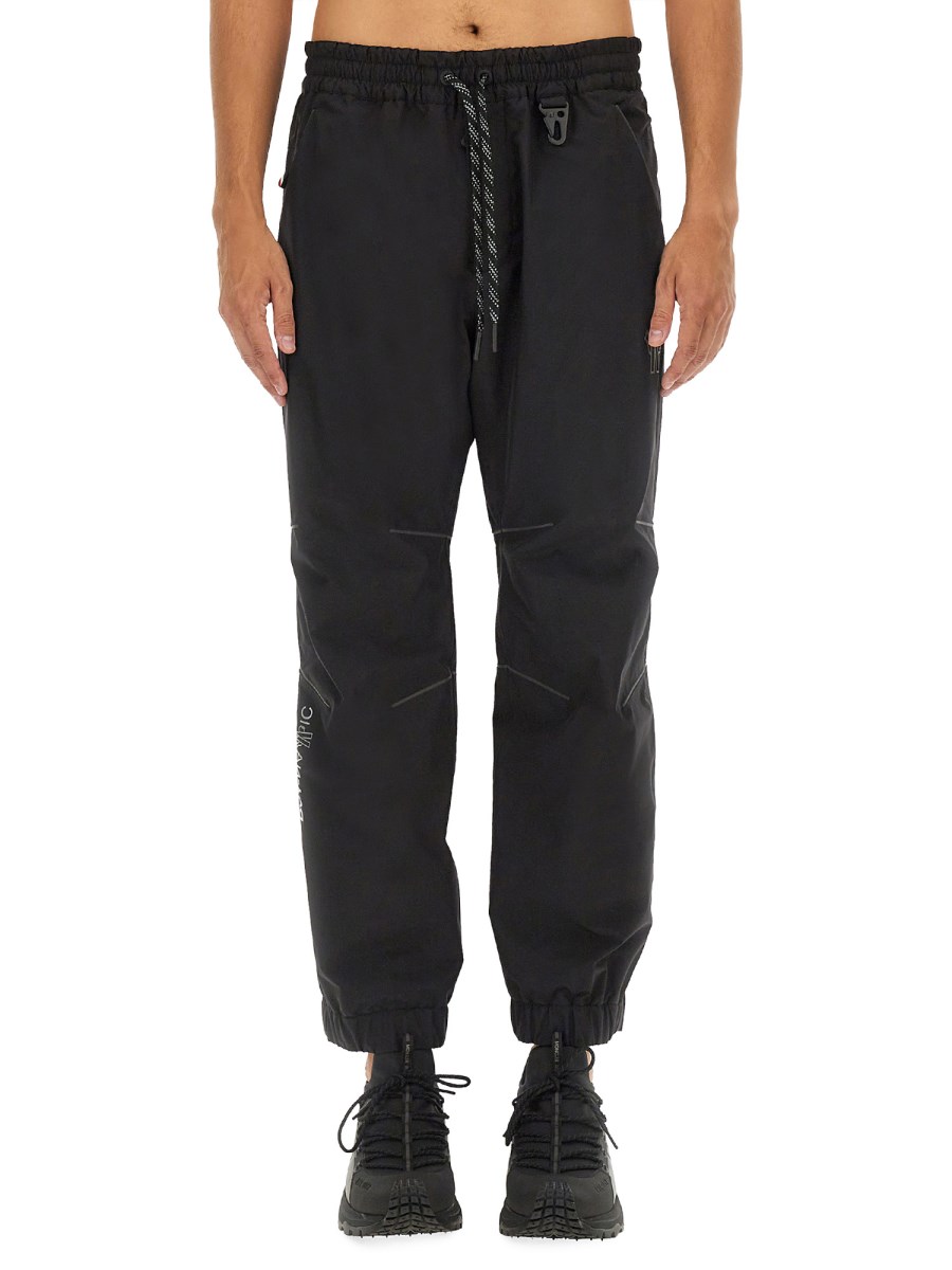 MONCLER GRENOBLE PANTALONE CON LOGO