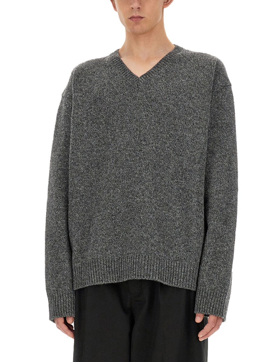MAISON MARGIELA - V-NECK SWEATER - Eleonora Bonucci MAISON MARGIELA - V-NECK SWEATER - Eleonora Bonucci