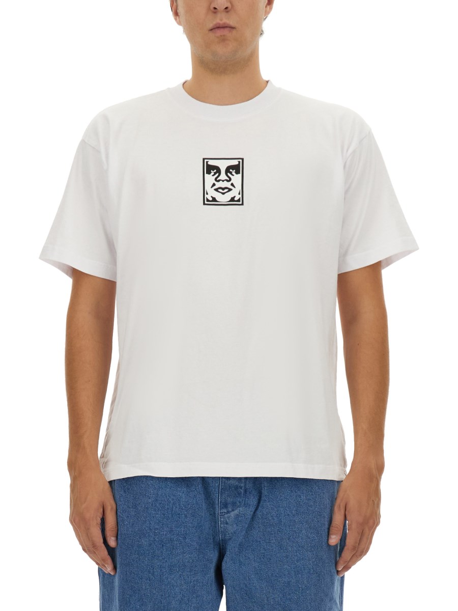 T-SHIRT CON LOGO