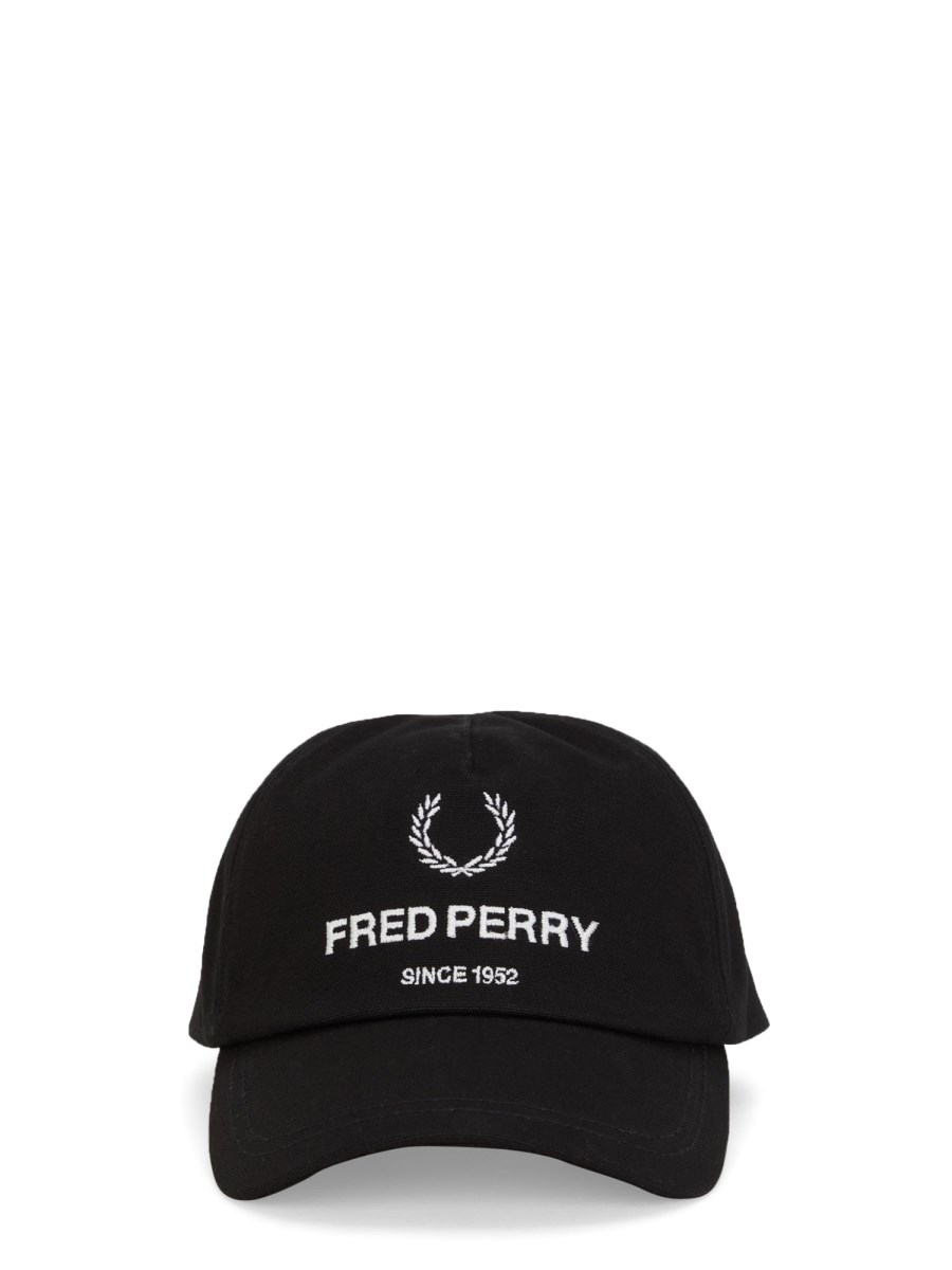 FRED PERRY CAPPELLO DA BASEBALL CON LOGO