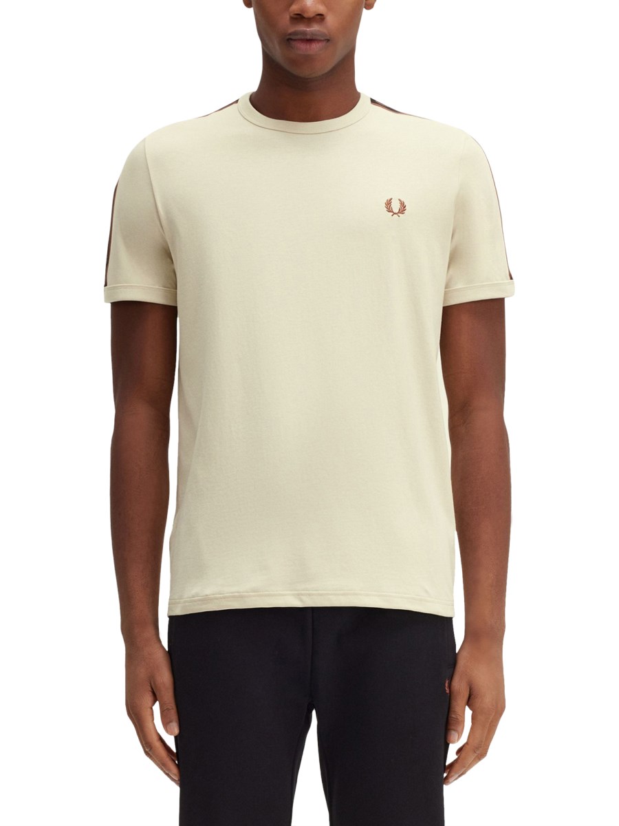 FRED PERRY T-SHIRT CON LOGO