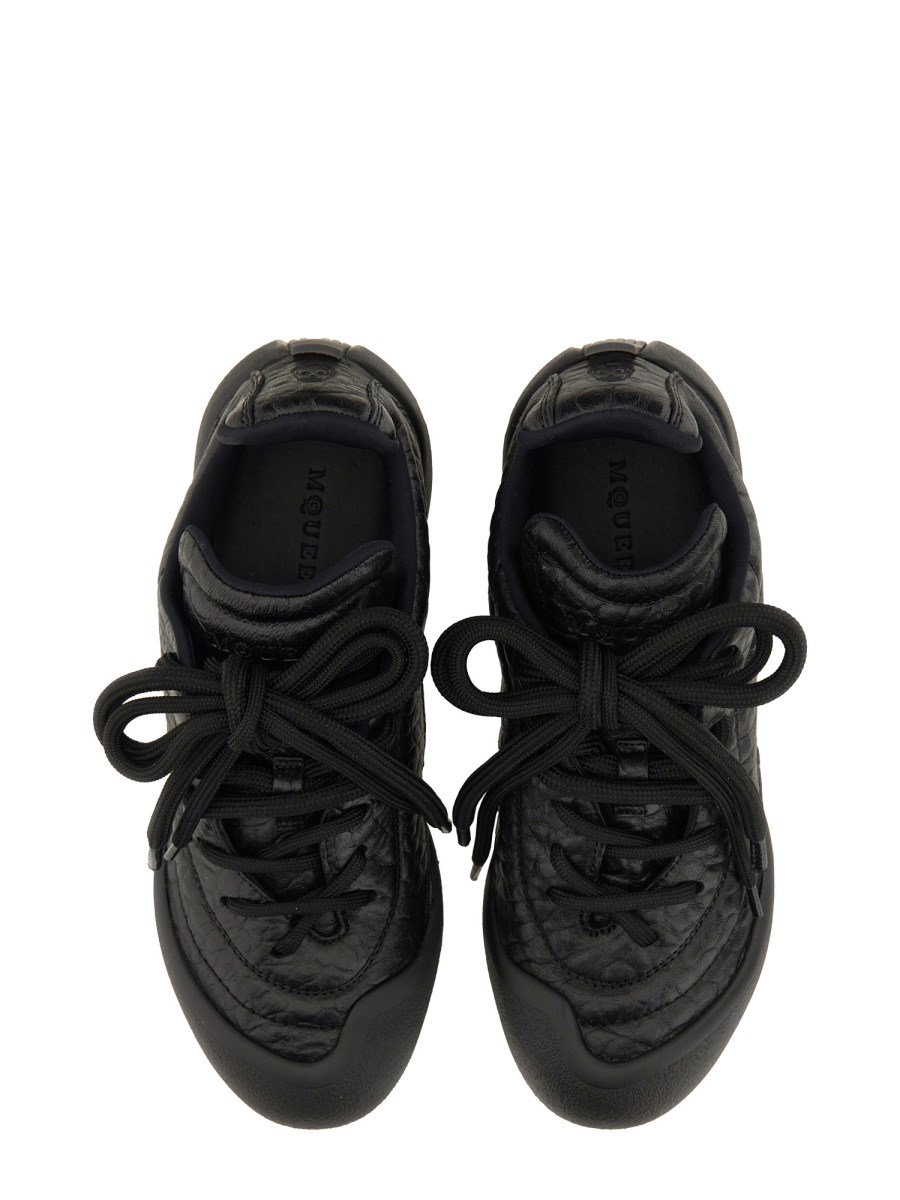 SNEAKER FLEXION