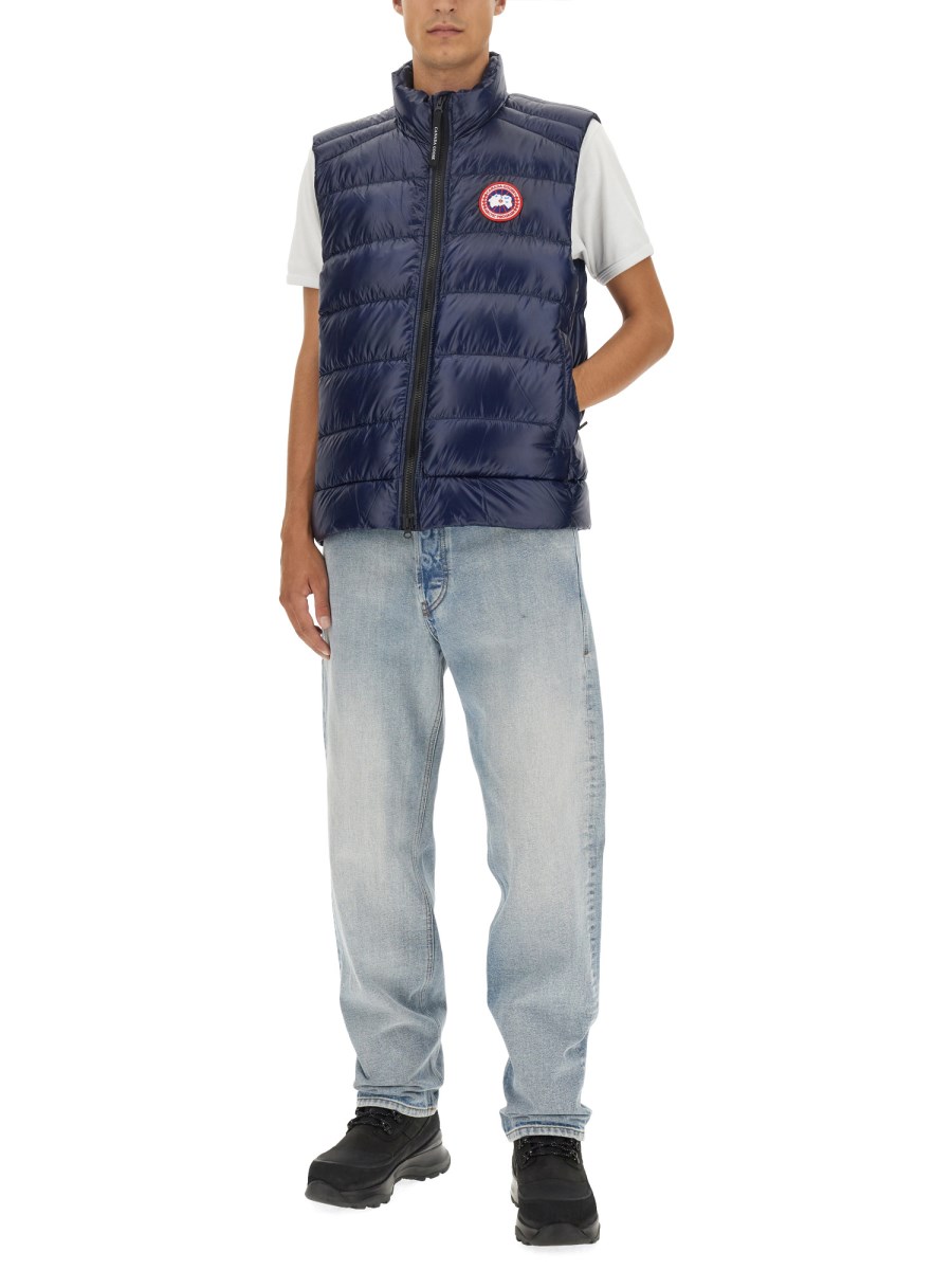 PIUMINO GILET CON PATCH LOGO