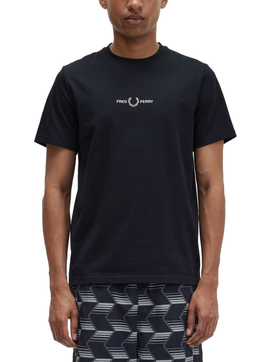 T-SHIRT CON RICAMO LOGO