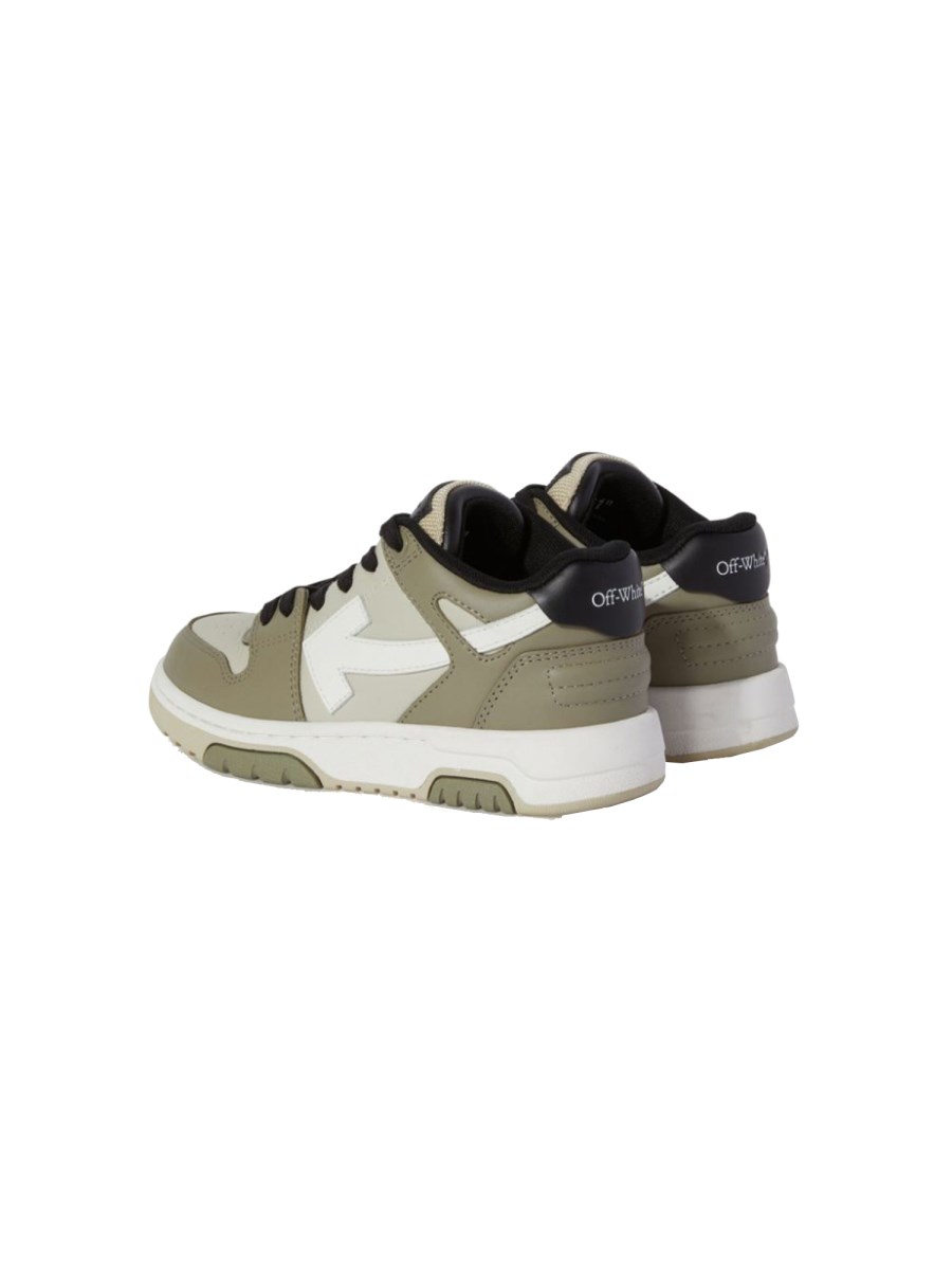 SNEAKER