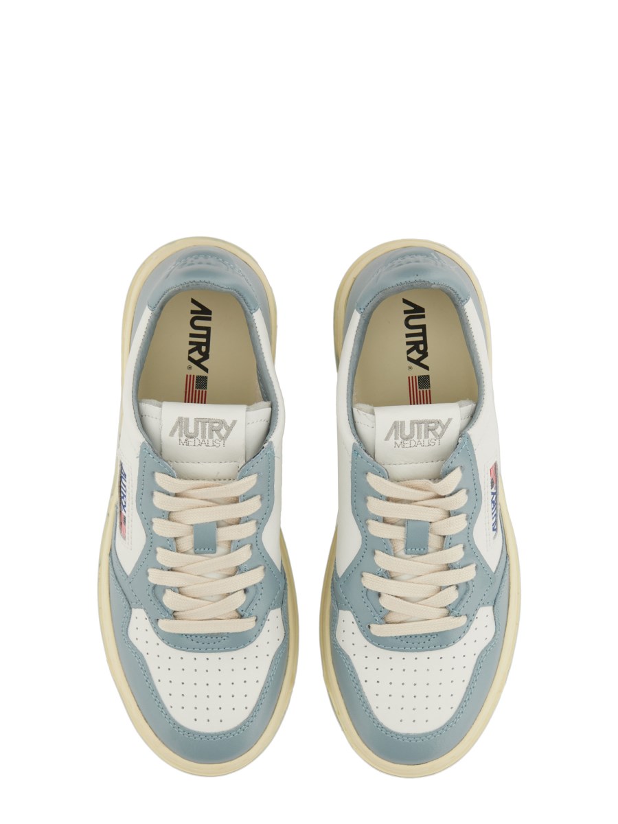 SNEAKER MEDALIST LOW