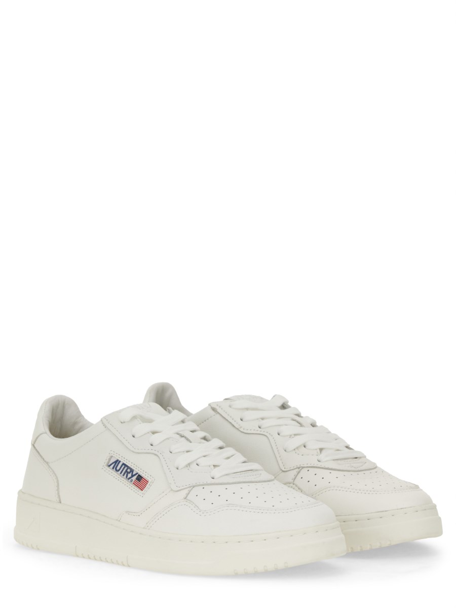 SNEAKER MEDALIST LOW