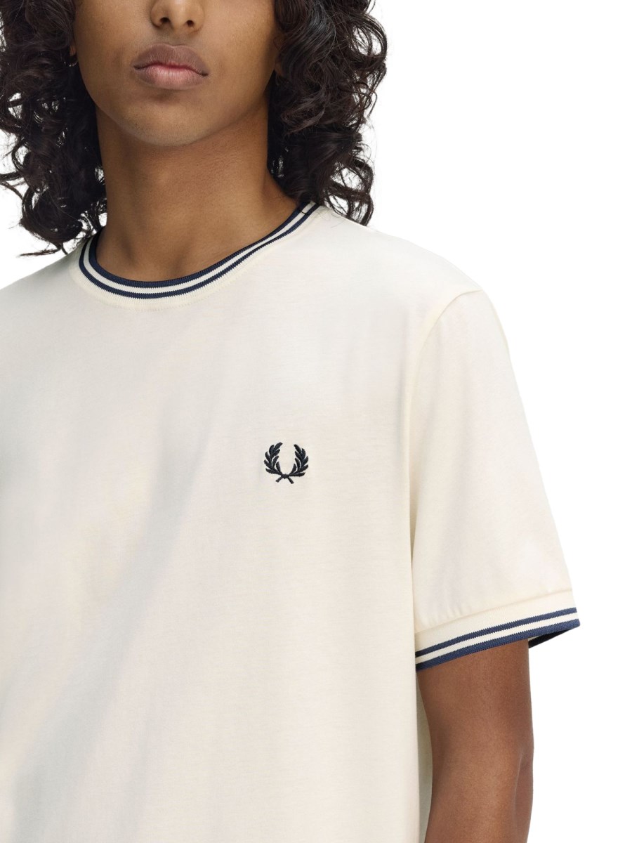 T-SHIRT CON DOPPIA RIGA 