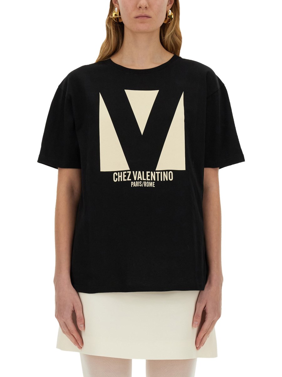 T-SHIRT CON STAMPA CHEZ VALENTINO