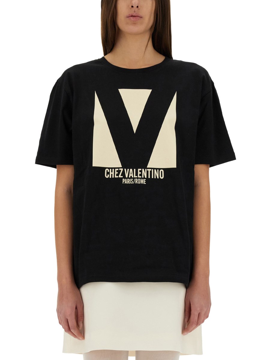 T-SHIRT CON STAMPA CHEZ VALENTINO