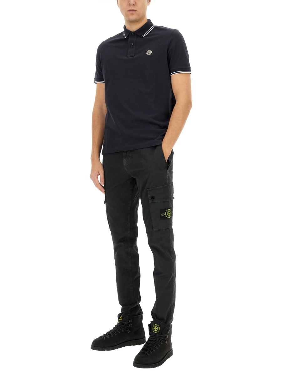 POLO CON PATCH LOGO
