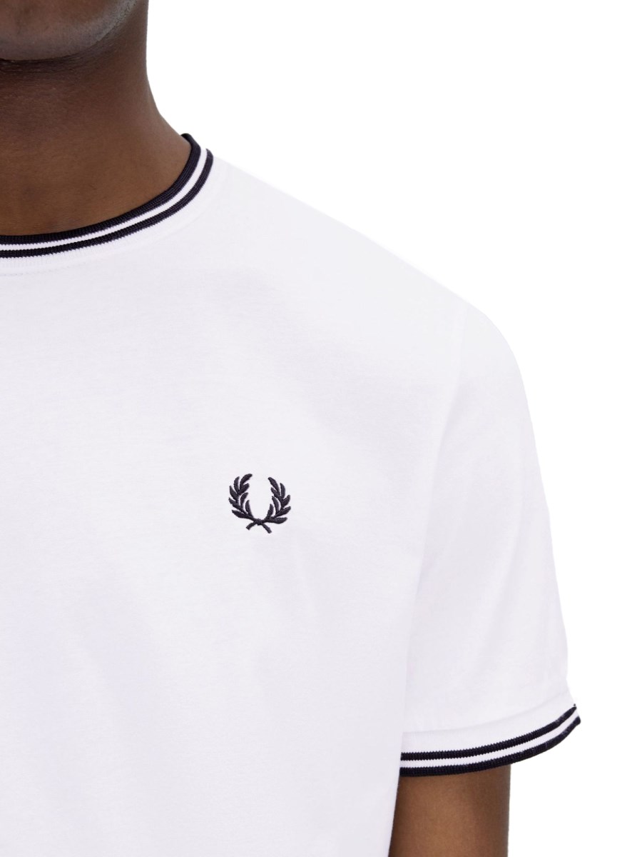T-SHIRT CON DOPPIA RIGA 