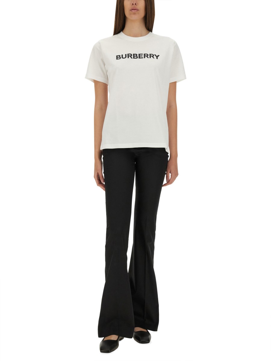 T-SHIRT CON LOGO 
