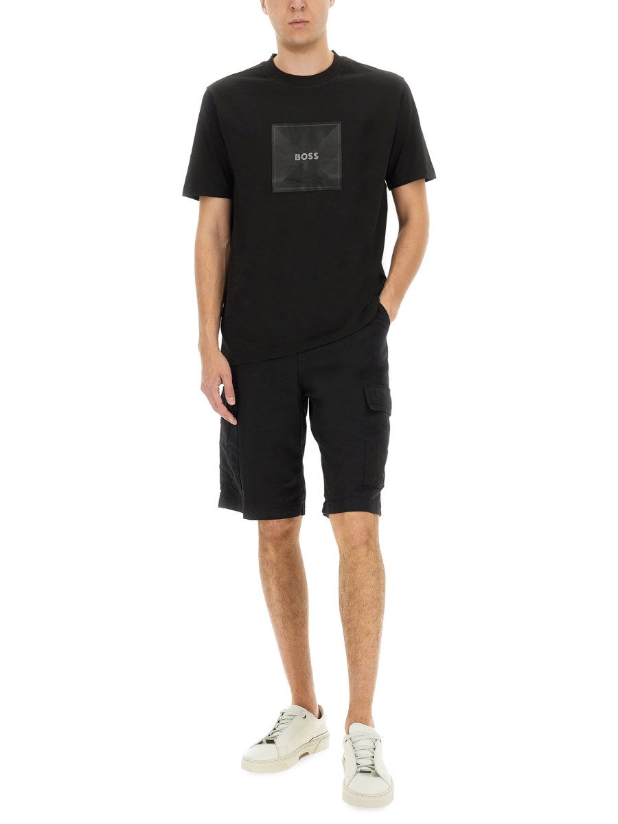 T-SHIRT CON LOGO