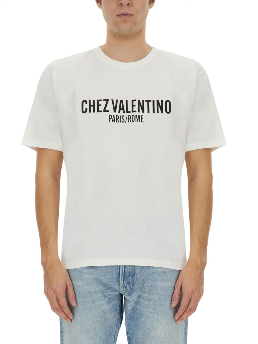 T-SHIRT IN COTONE CON STAMPA CHEZ VALENTINO