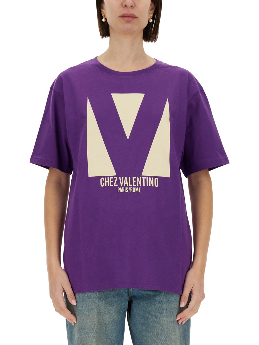 T-SHIRT CON STAMPA CHEZ VALENTINO