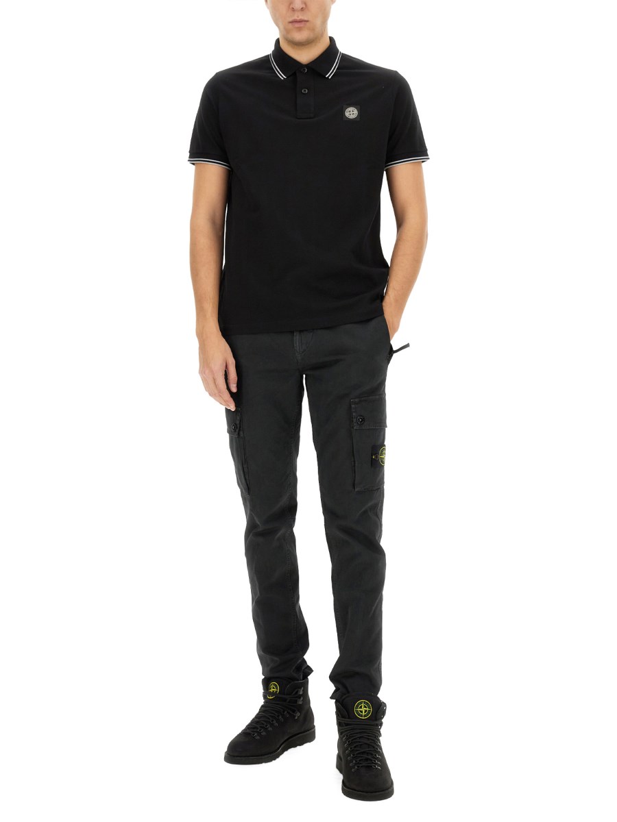 POLO CON PATCH LOGO