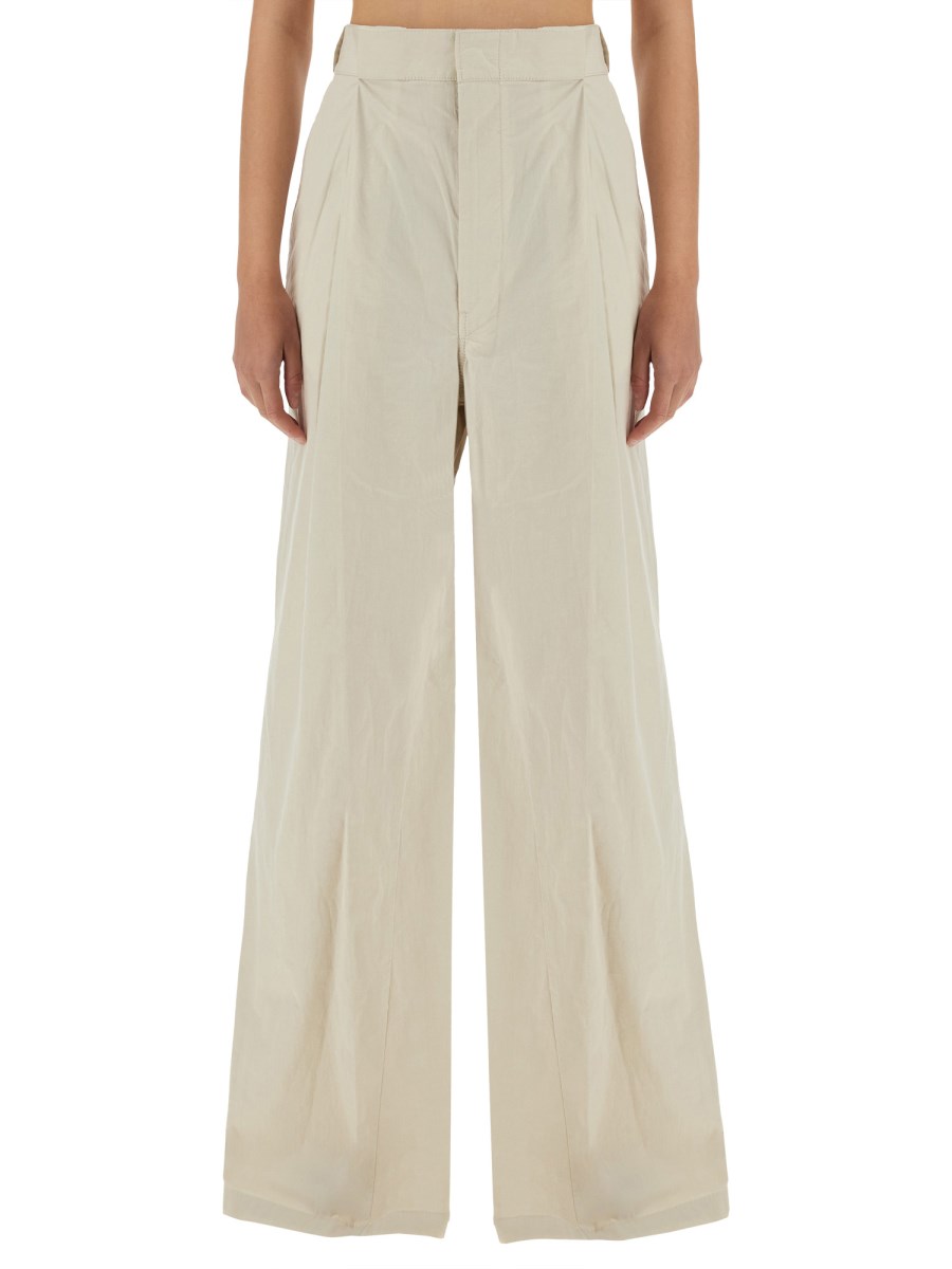 PANTALONE CON PINCES