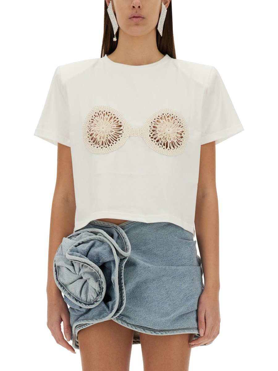 T-SHIRT CON CROCHET BRA