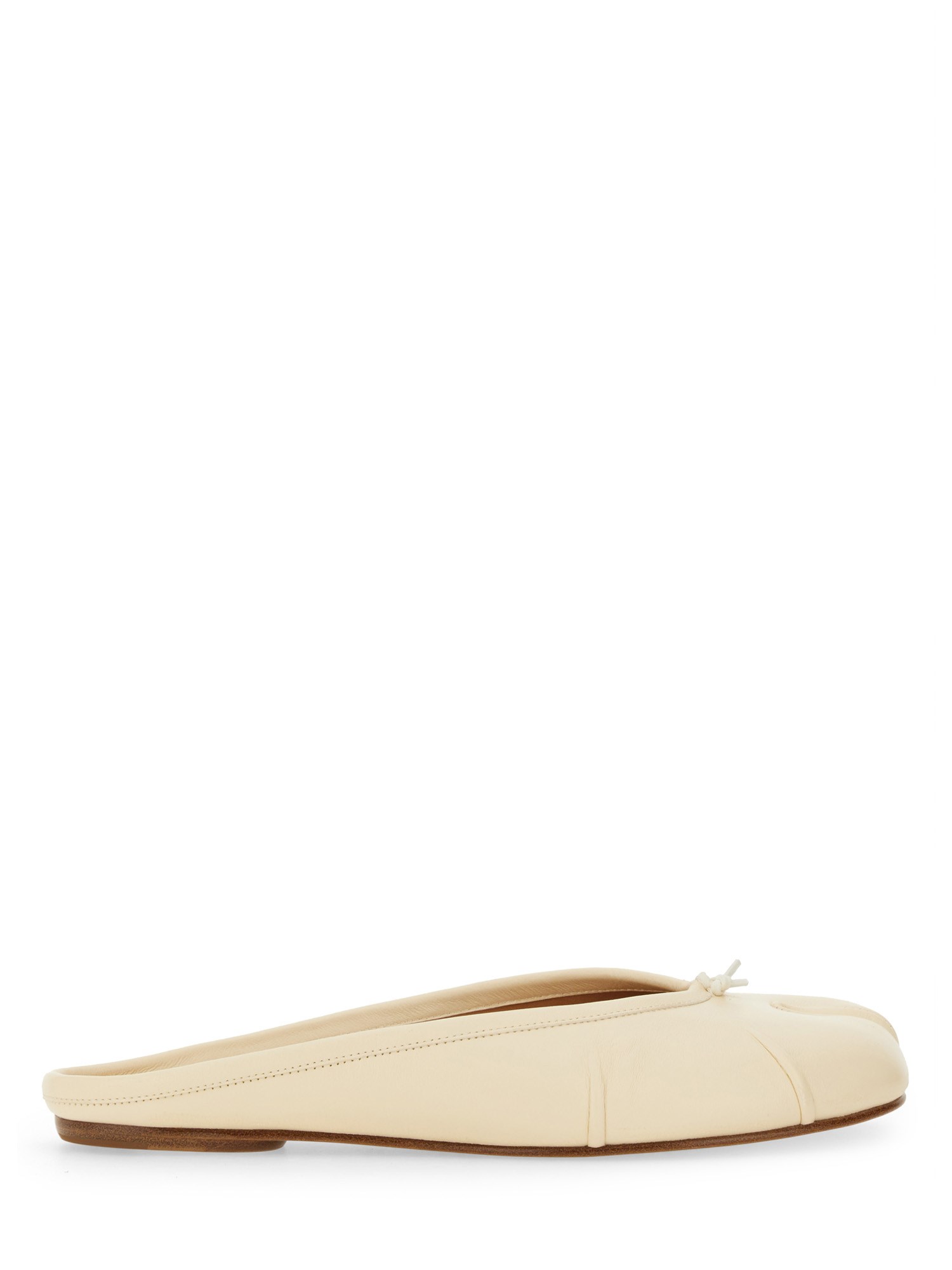 Maison Margiela Off-white Tabi Ballerina Flats In Beige