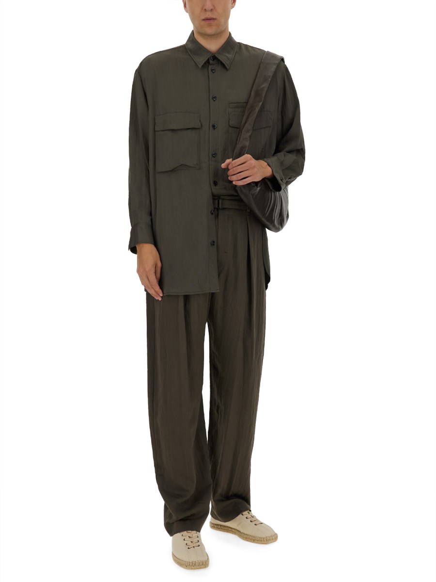PANTALONE RELAXED CON CINTURA