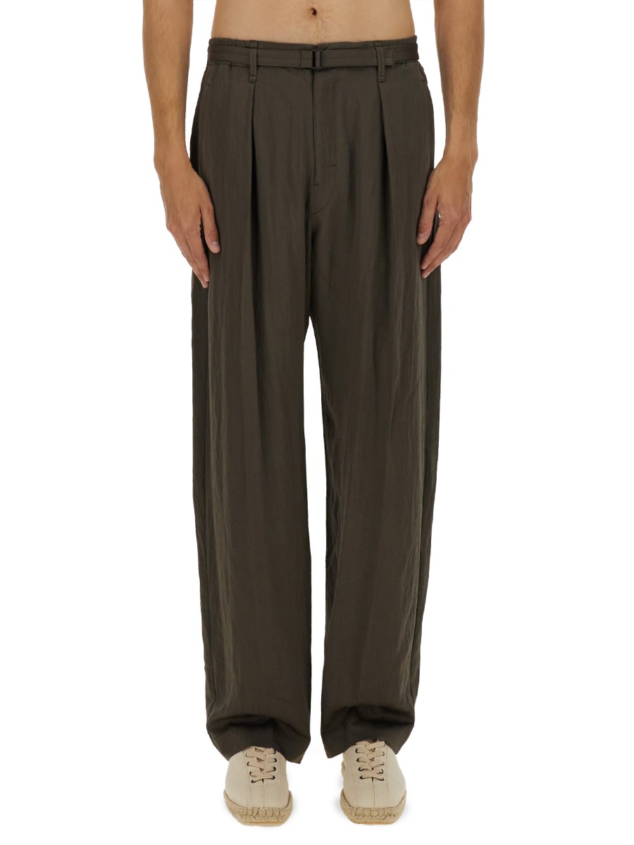 PANTALONE RELAXED CON CINTURA