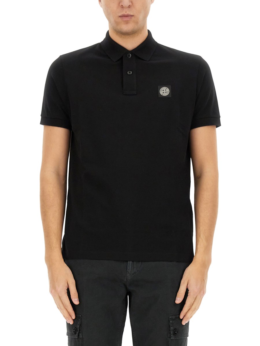 POLO CON PATCH LOGO