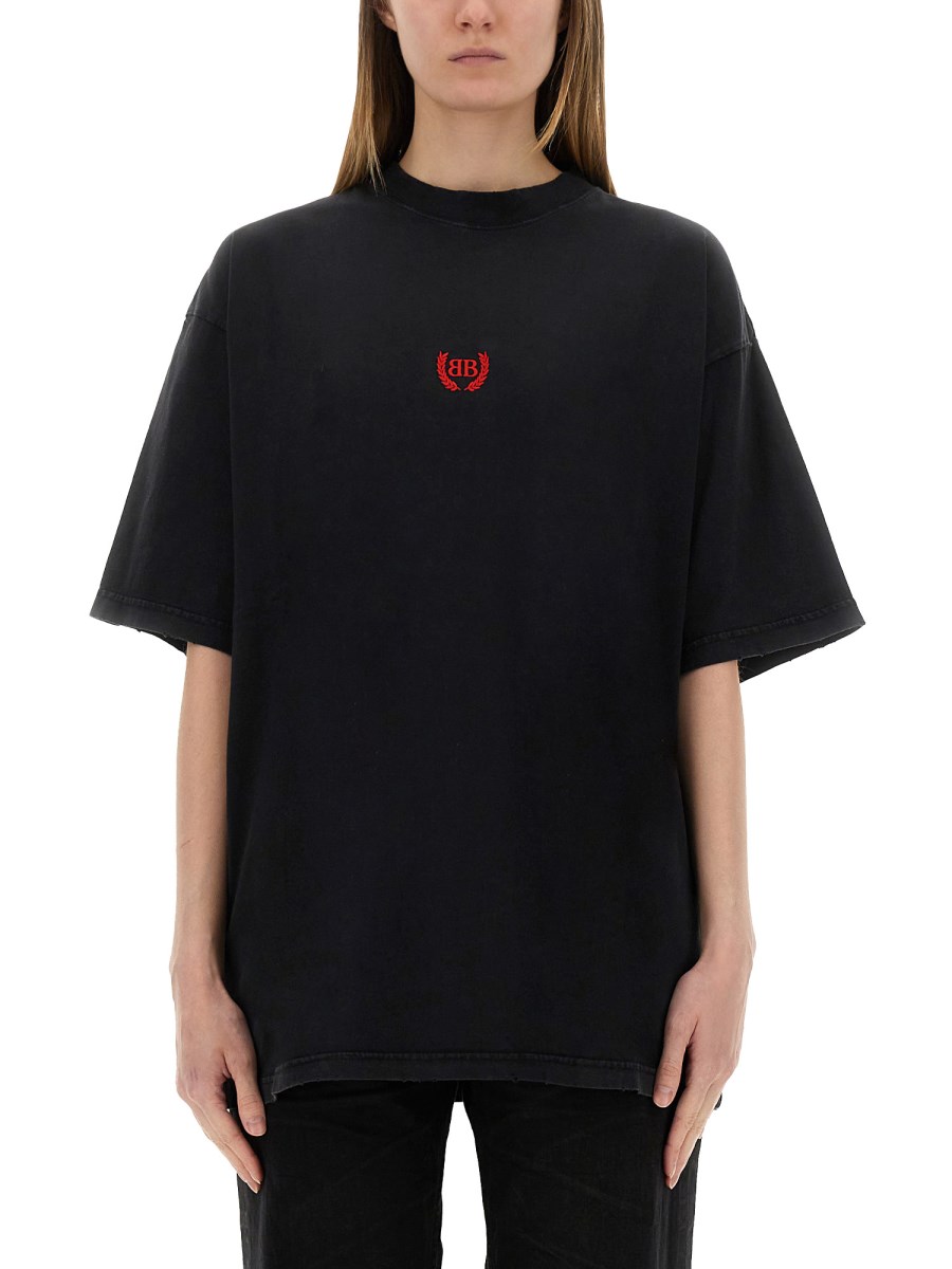 T-SHIRT MEDIUM FIT