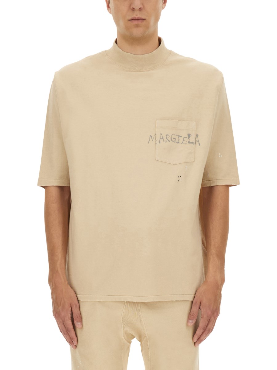 T-SHIRT CON STAMPA LOGO