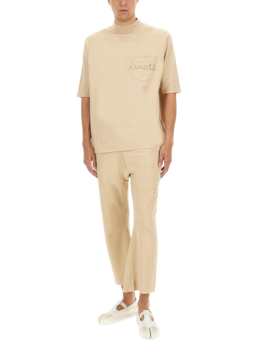 T-SHIRT CON STAMPA LOGO