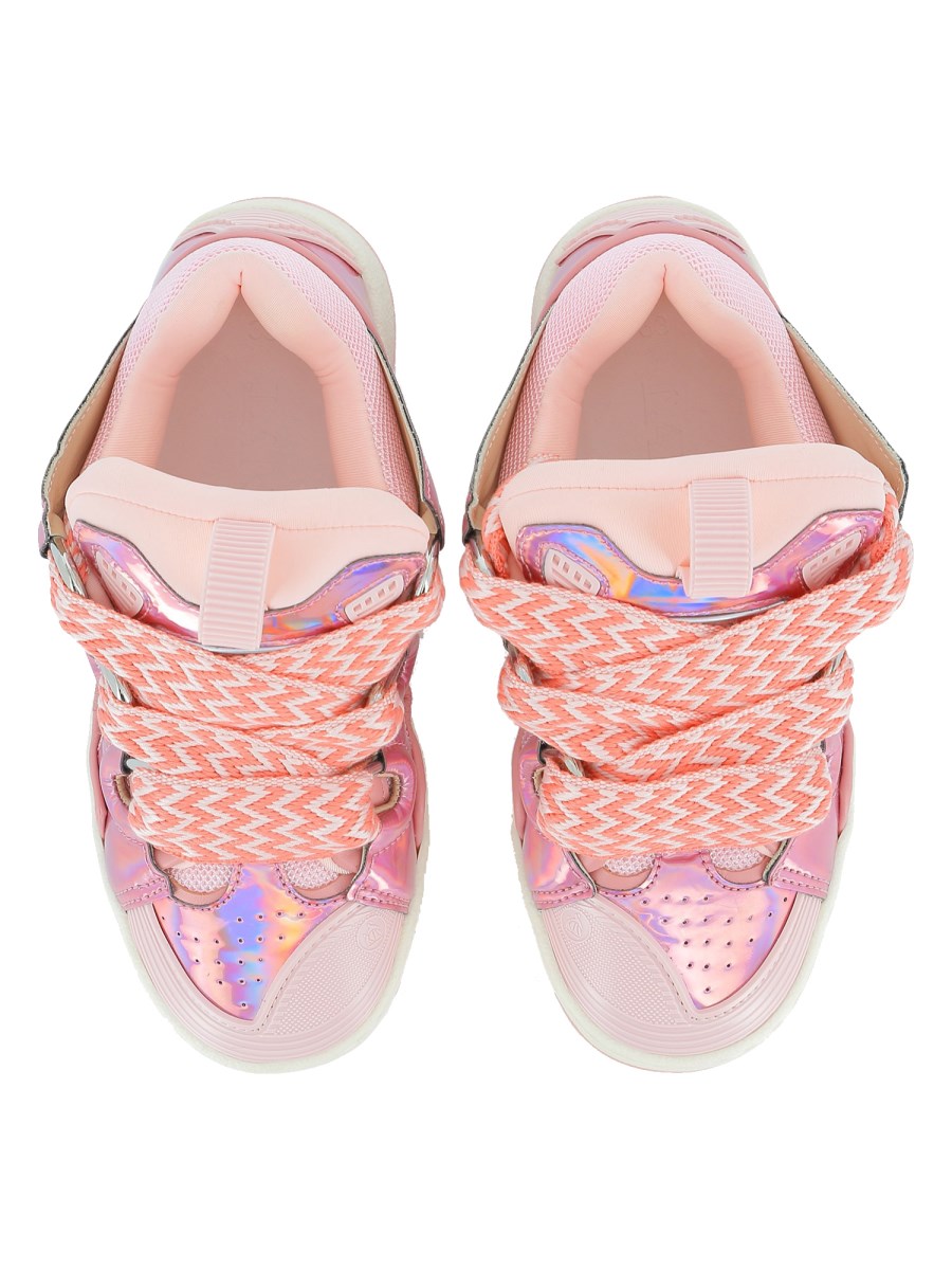 SNEAKER