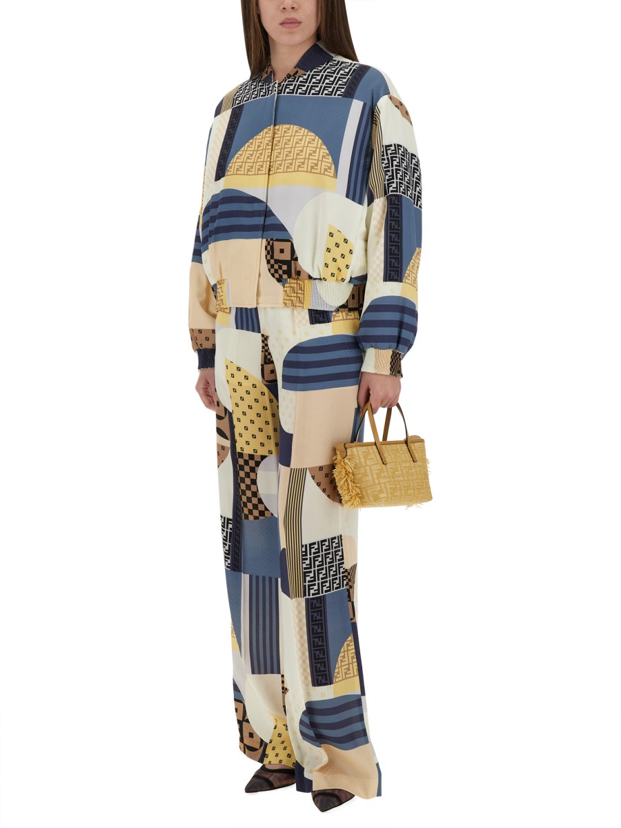 PANTALONE IN SETA CON STAMPA PATCHWORK