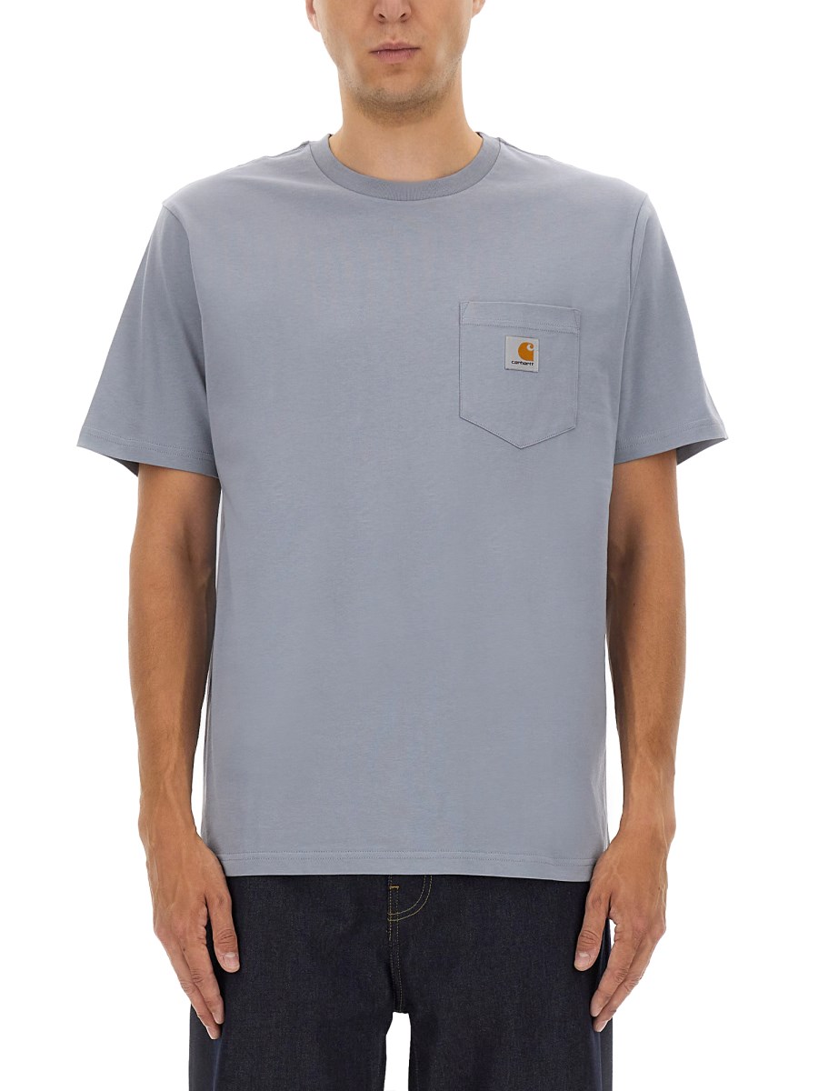 T-SHIRT CON TASCA 