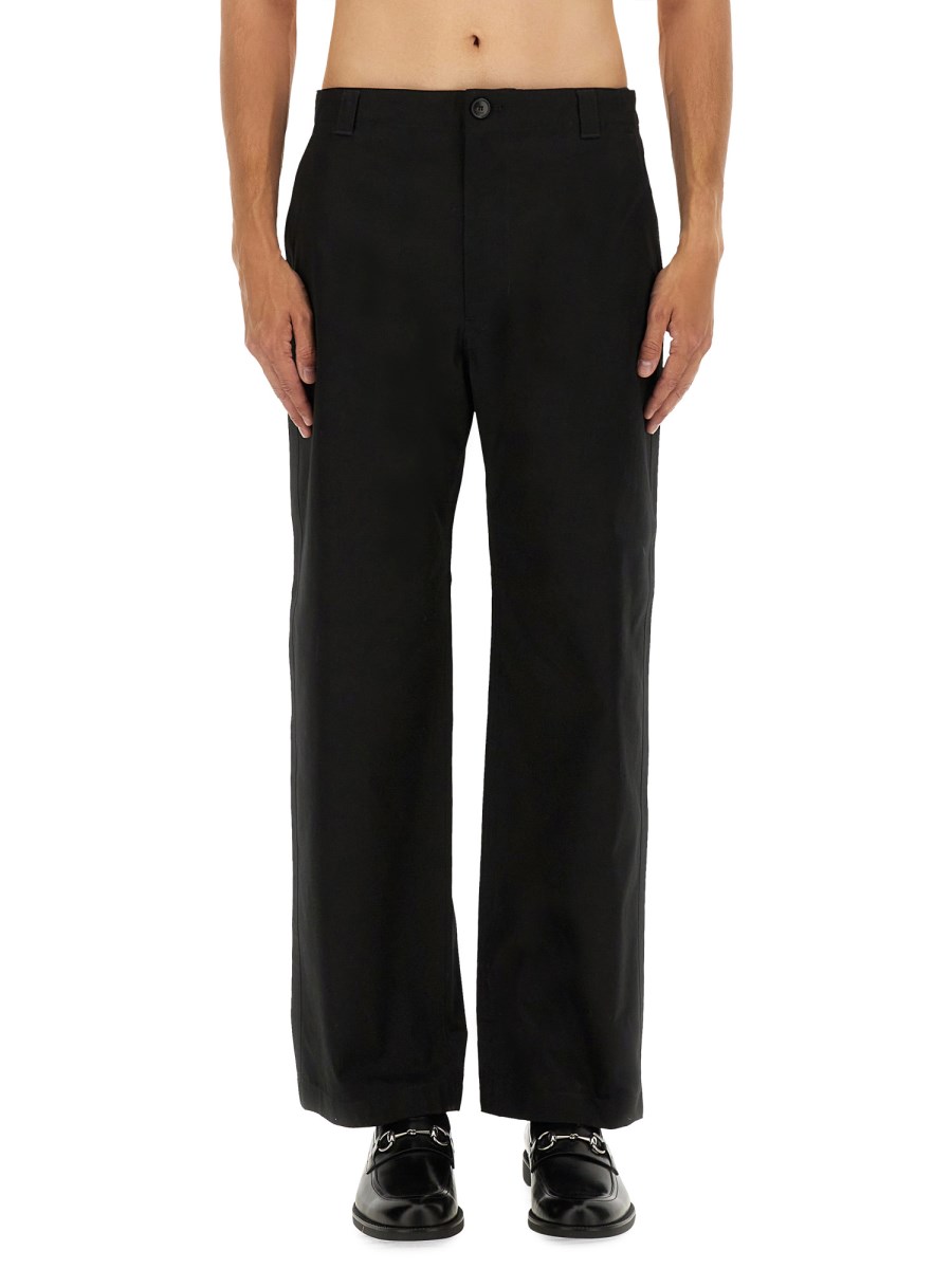 PANTALONE CON DETTAGLIO WEB