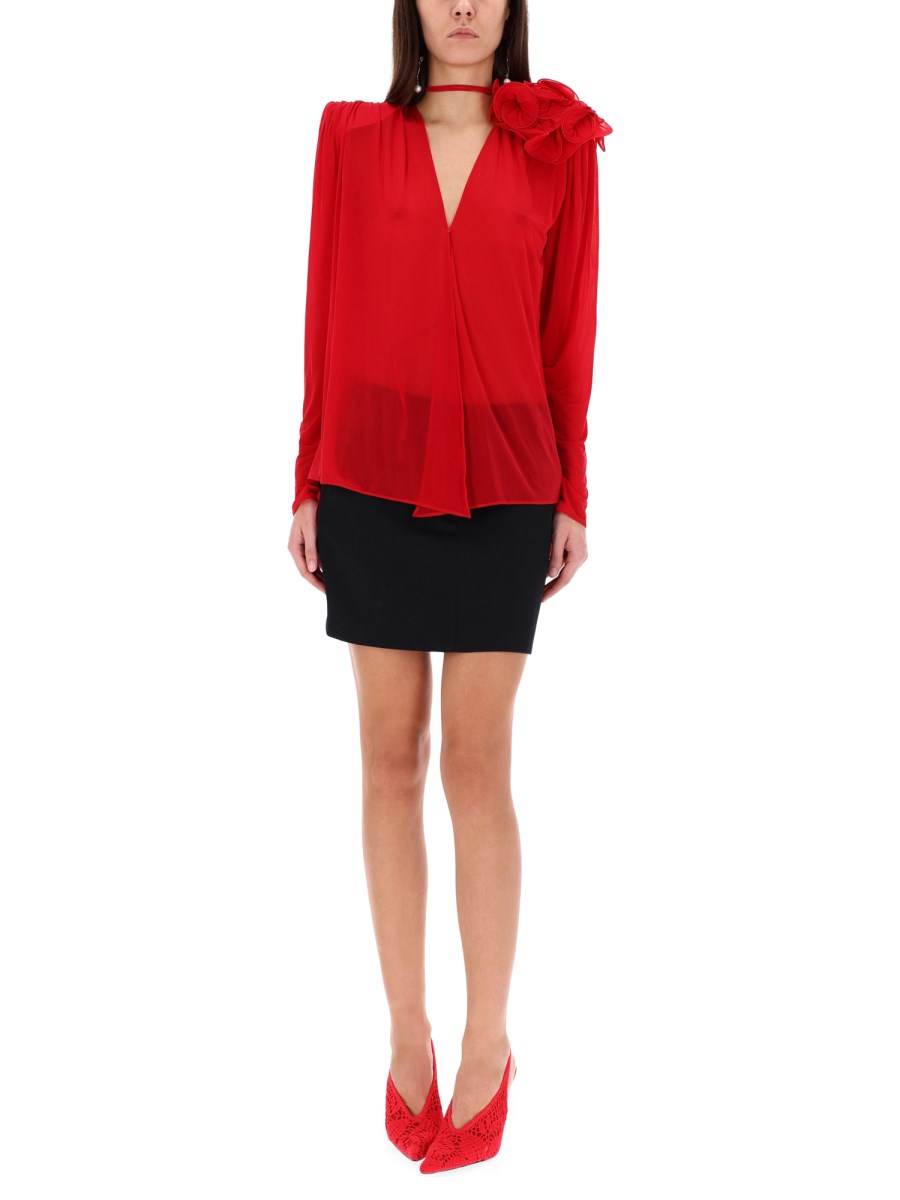 BLUSA CON FIORE 