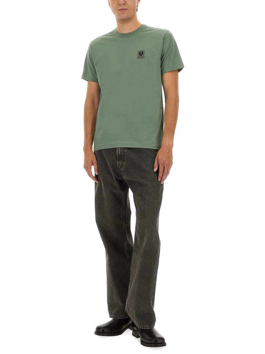 T-SHIRT CON PATCH LOGO