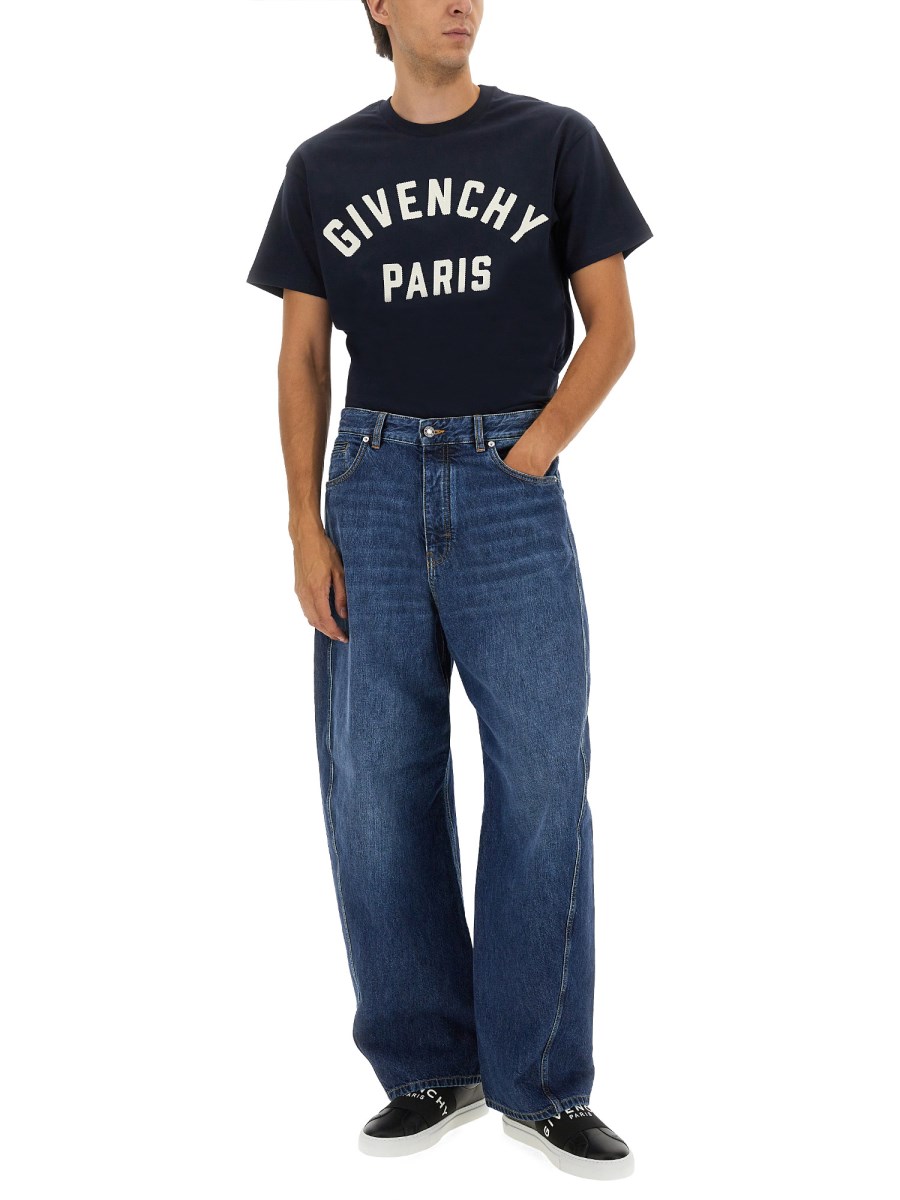 T-SHIRT CON LOGO