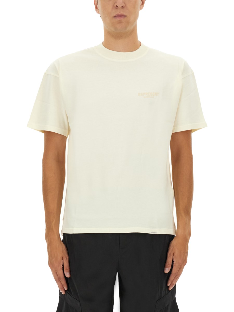 T-SHIRT CON LOGO