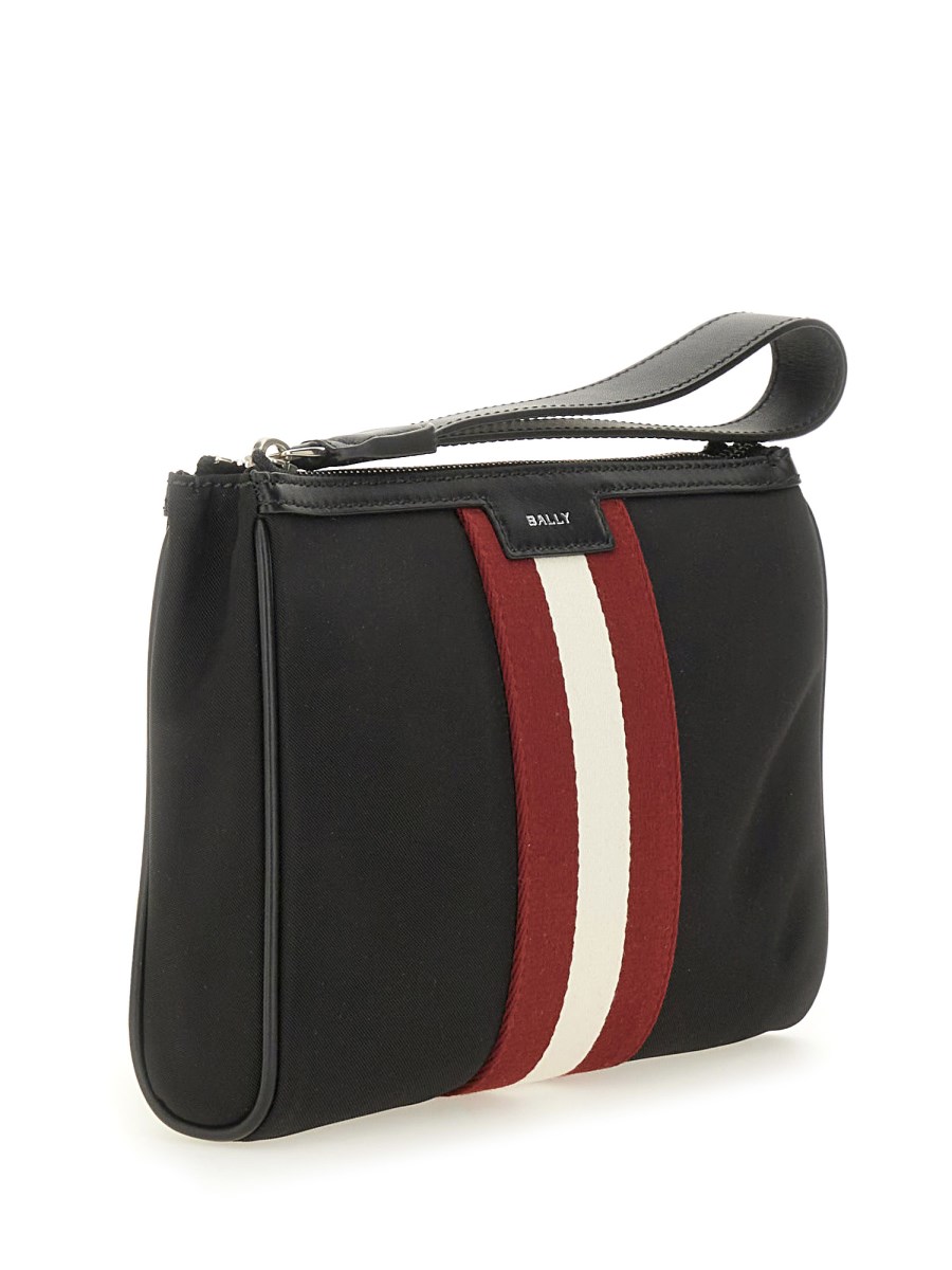 POCHETTE CODE