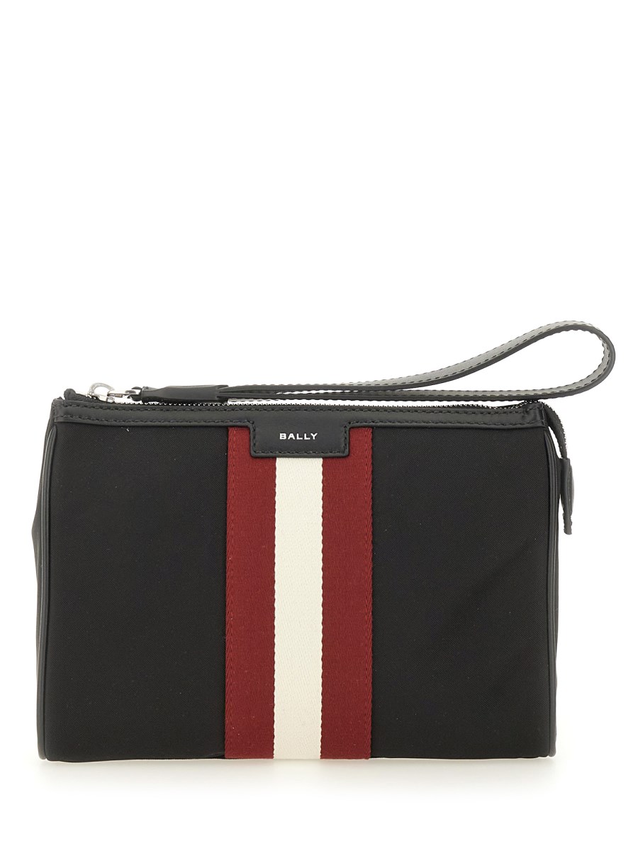 POCHETTE CODE