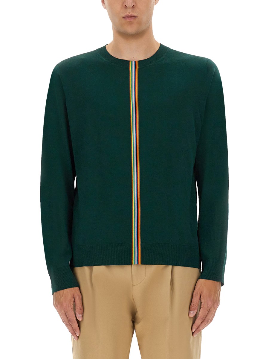 MAGLIA CON DETTAGLIO A RIGHE
