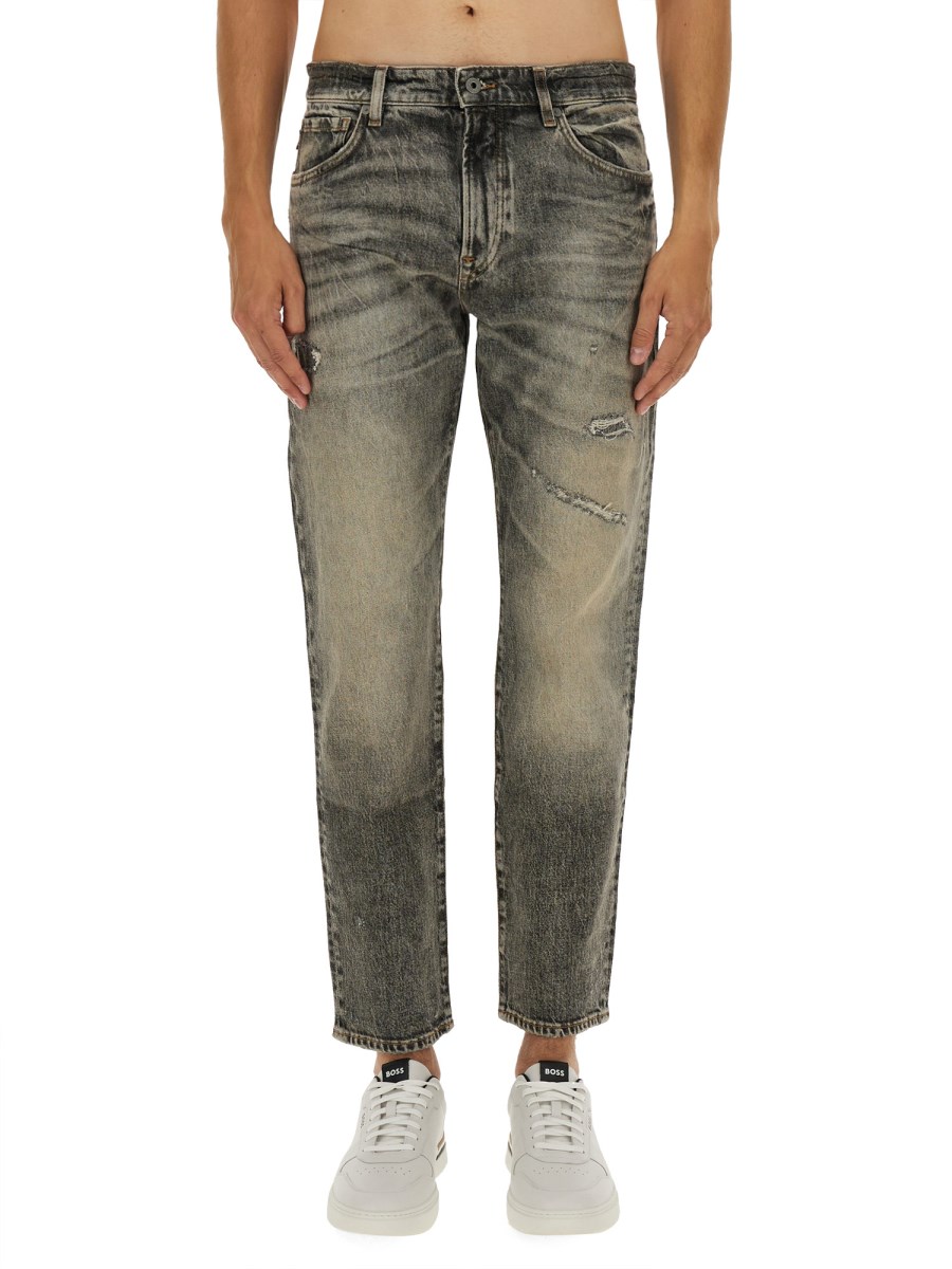 JEANS IN DENIM