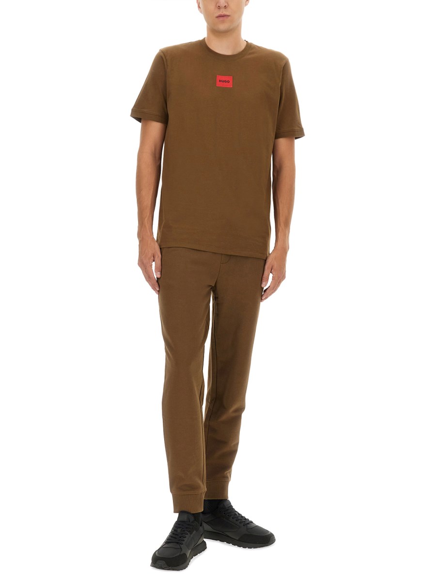 PANTALONE JOGGER CON ETICHETTA CON LOGO