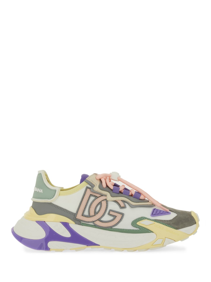 SNEAKER CON LOGO