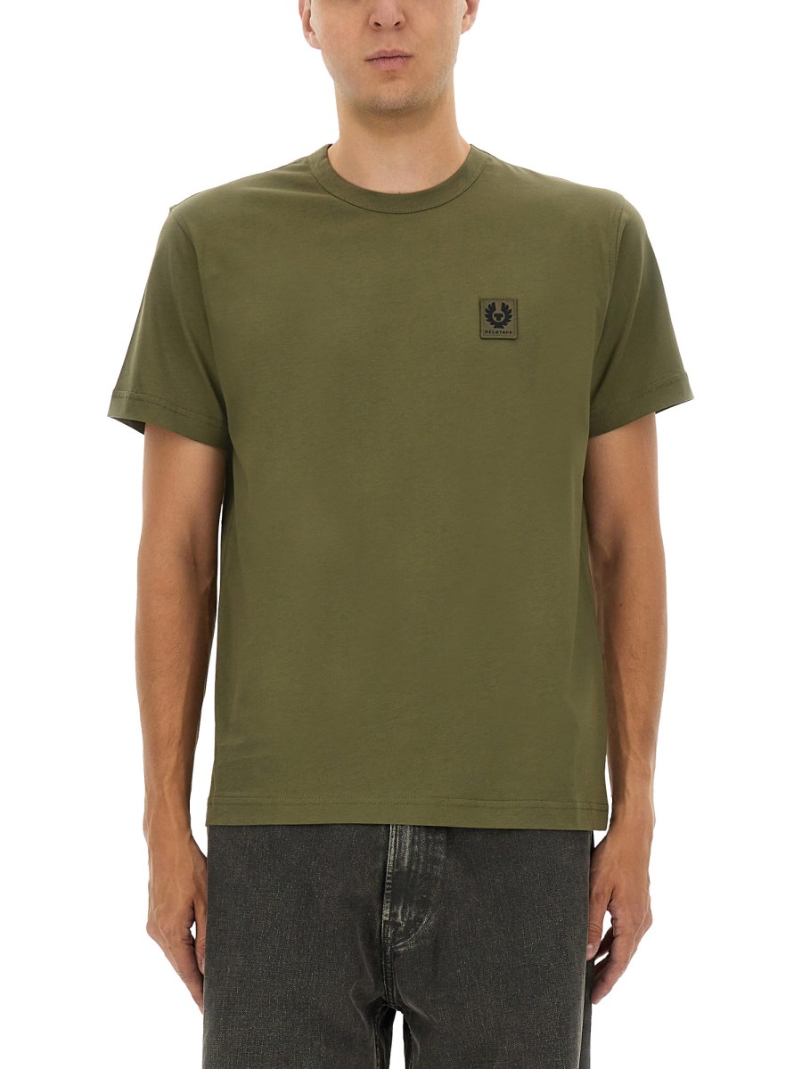 T-SHIRT CON PATCH LOGO