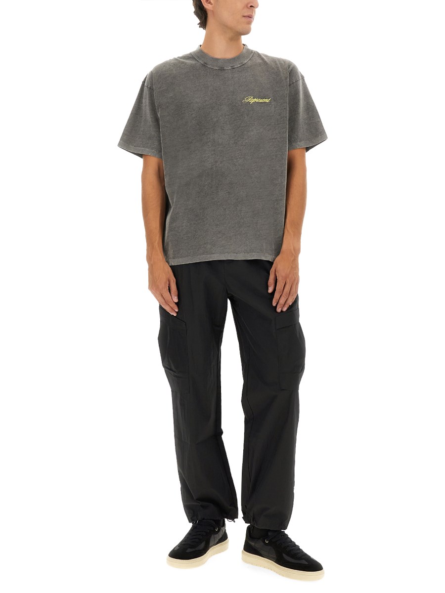 T-SHIRT CON LOGO SCRIPT